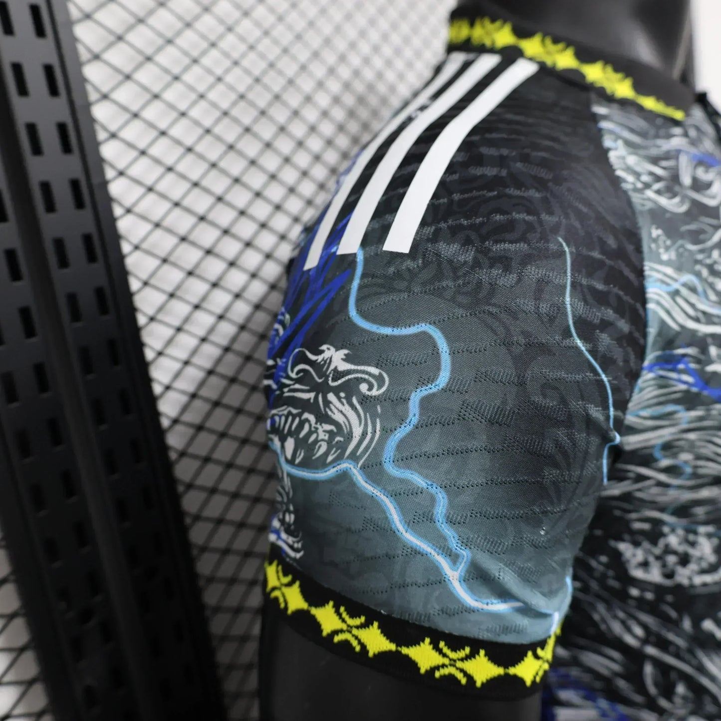 Real Madrid "Thunder Dragon" Edición Especial