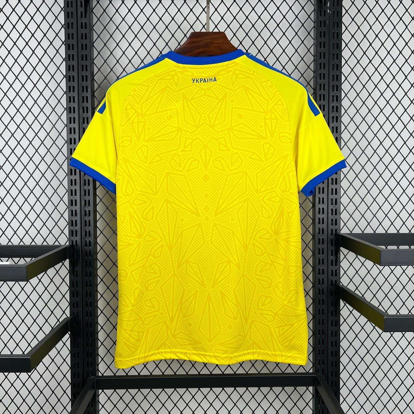 Ucrania Local Kit 2026
