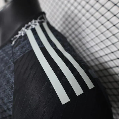 Real Madrid "Mosaic Heritage" Black Edition Edición Especial