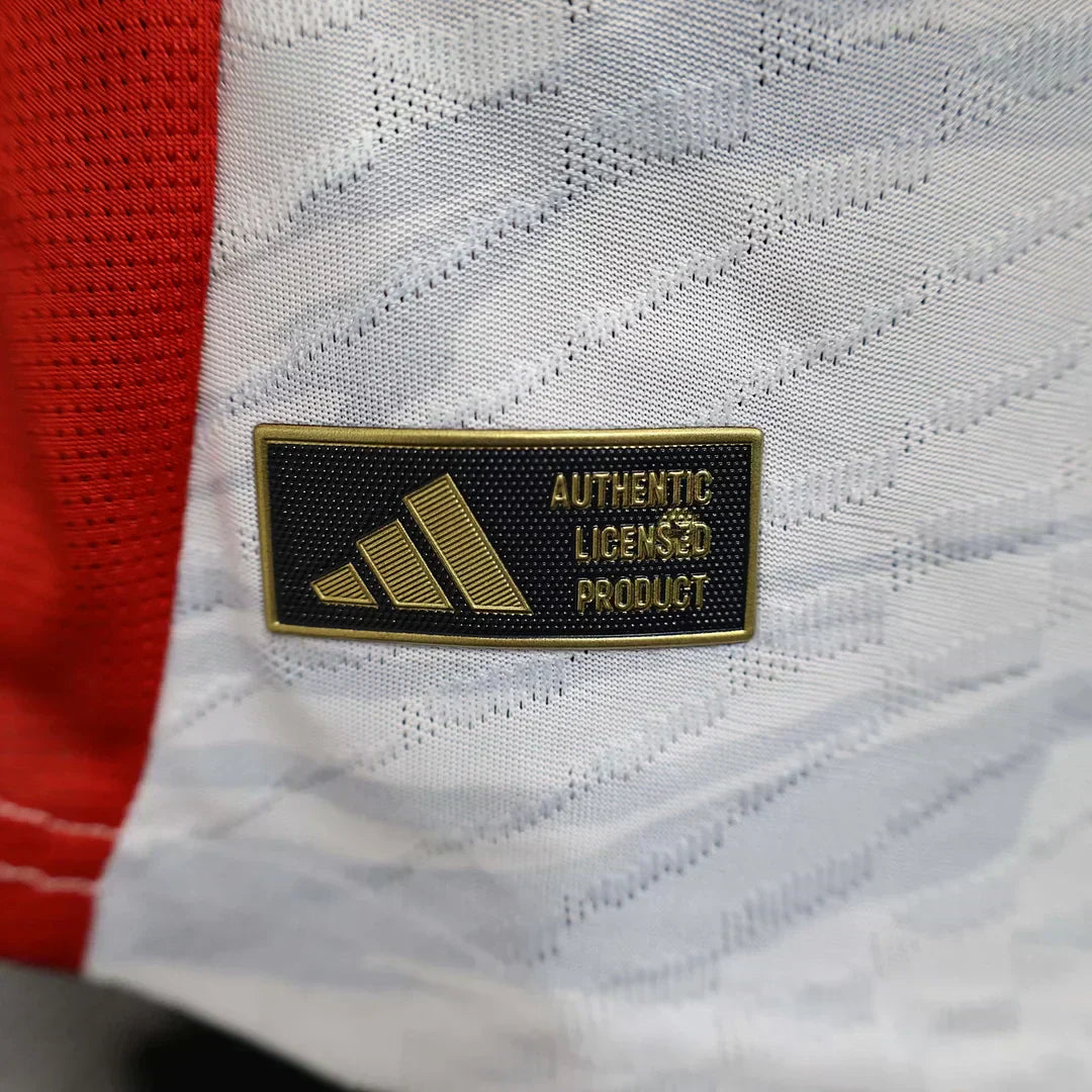 Manchester United "Iron Crest" Edición Especial