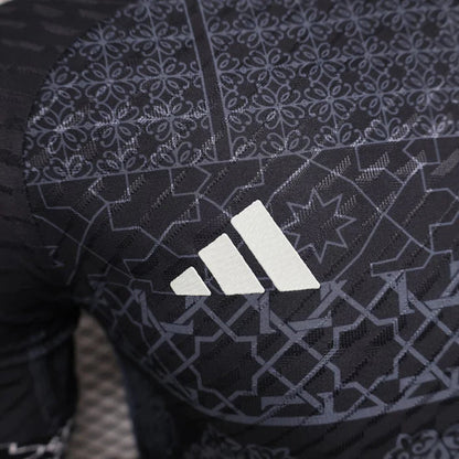 Real Madrid "Mosaic Heritage" Black Edition Edición Especial