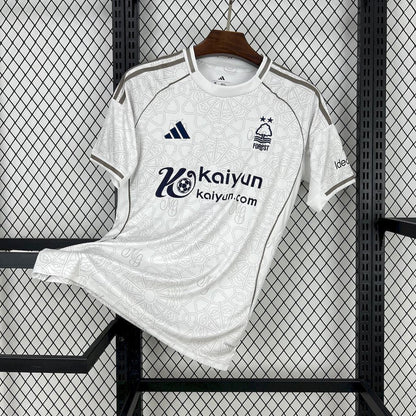 2025/2026 Nottingham Forest Visitante Kit