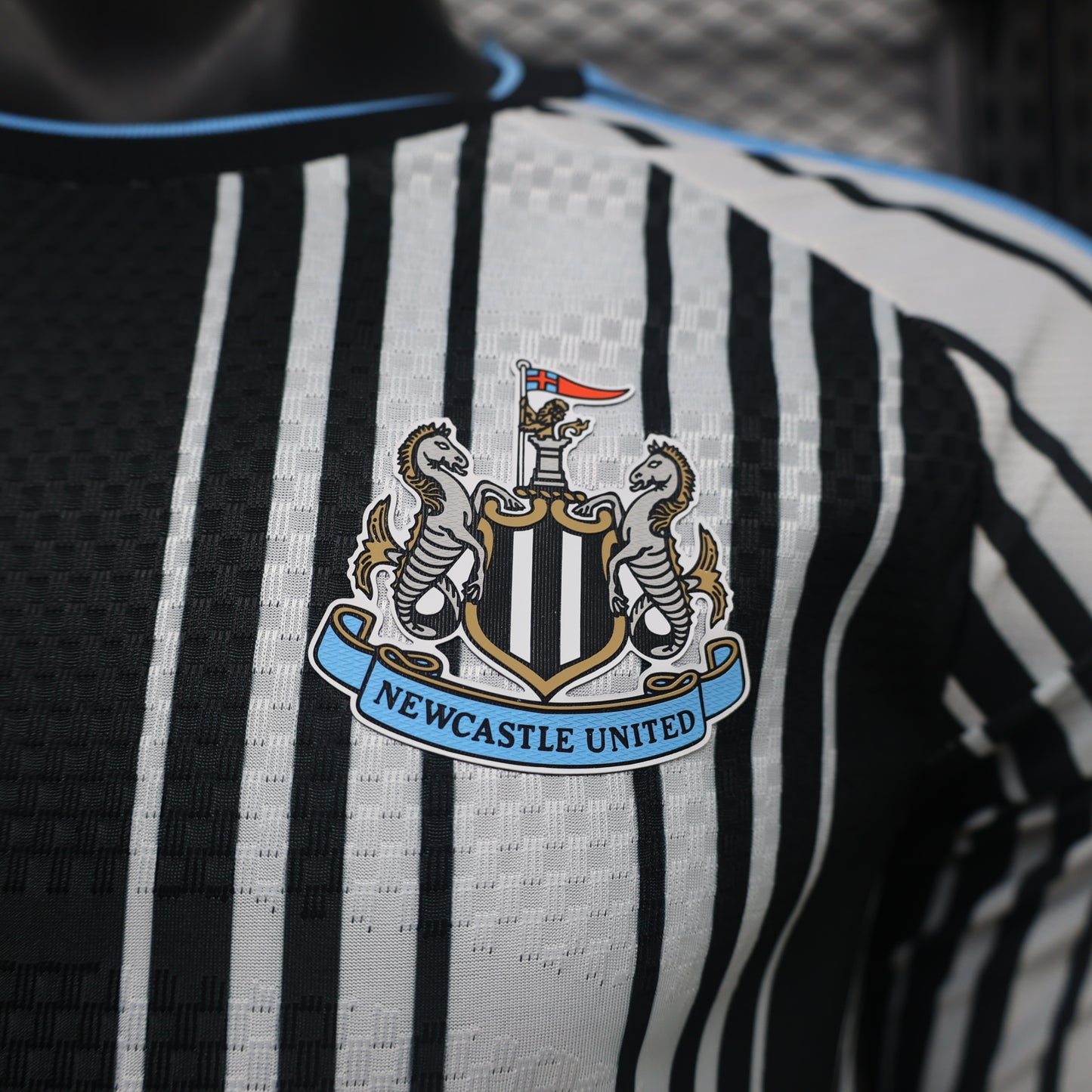2026/2027 Newcastle United Local Manga Larga Kit